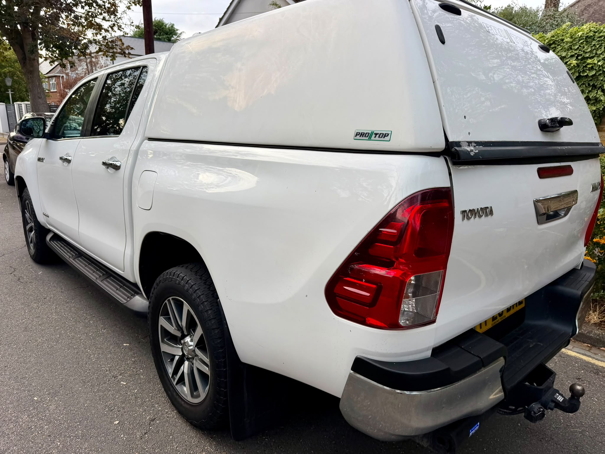 2020 Toyota Hilux DCab Invincible image 10