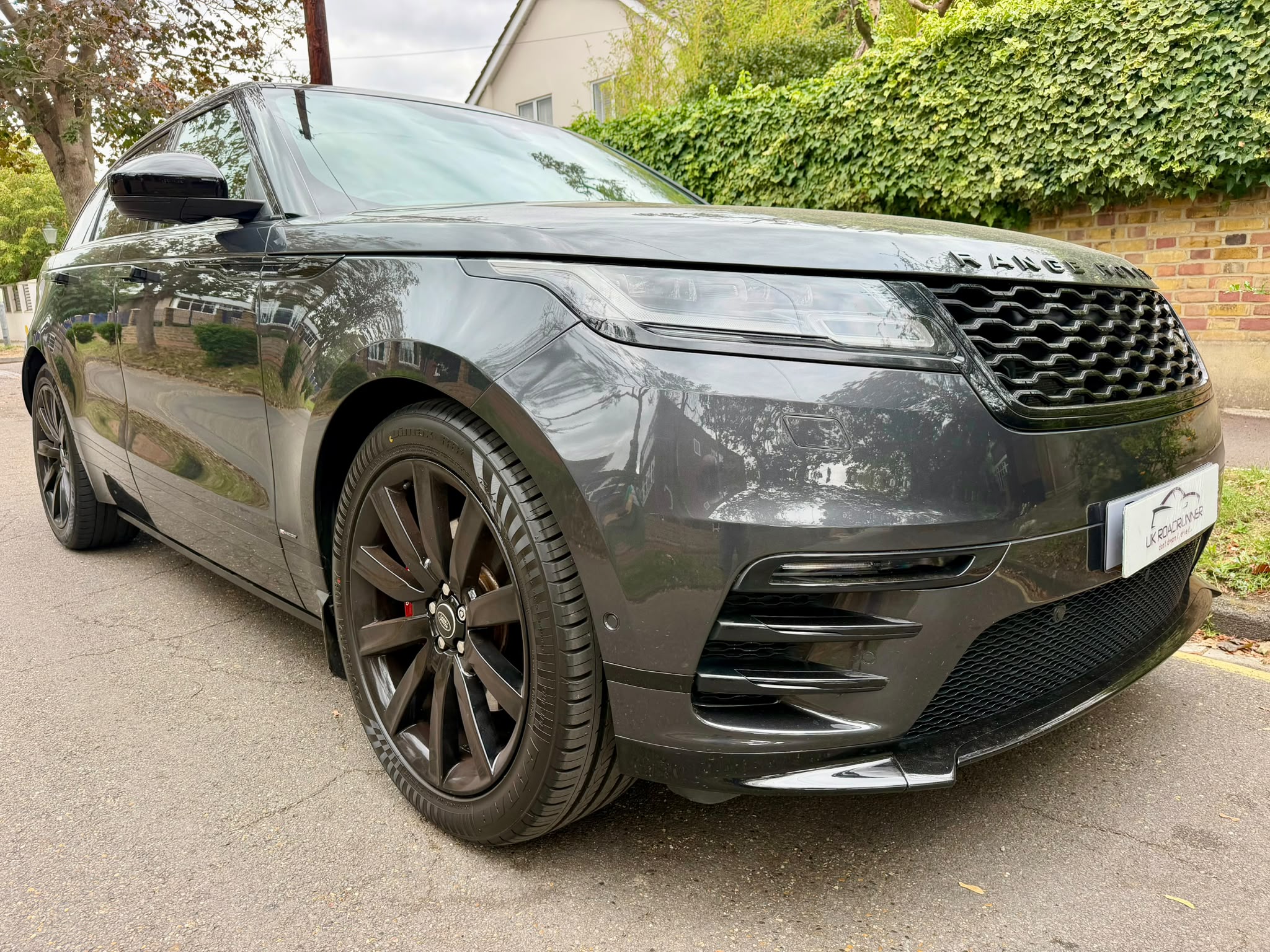 2018 Range Rover Velar image 1