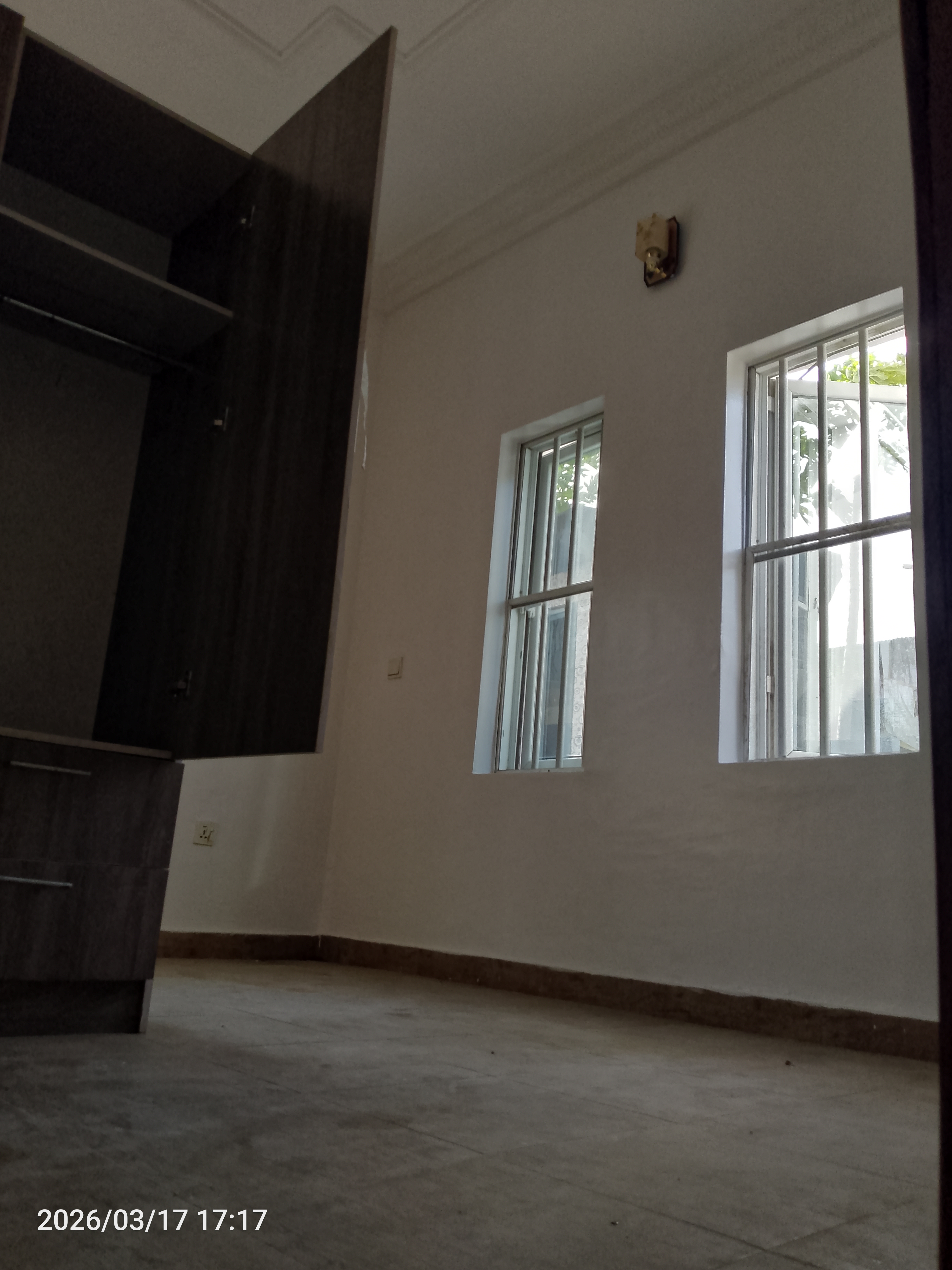 High Status 2bedroom flat - image 4