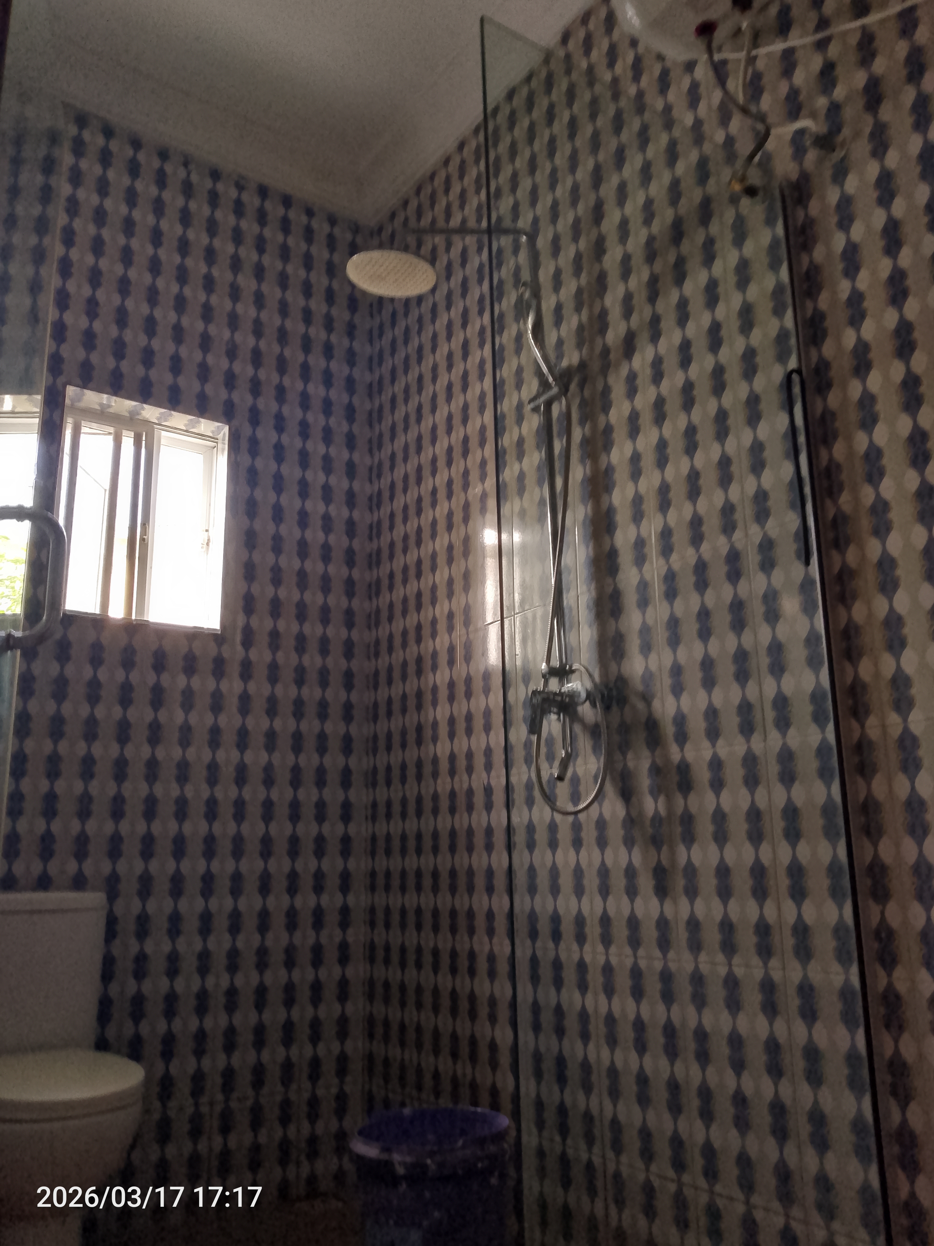 High Status 2bedroom flat - image 6
