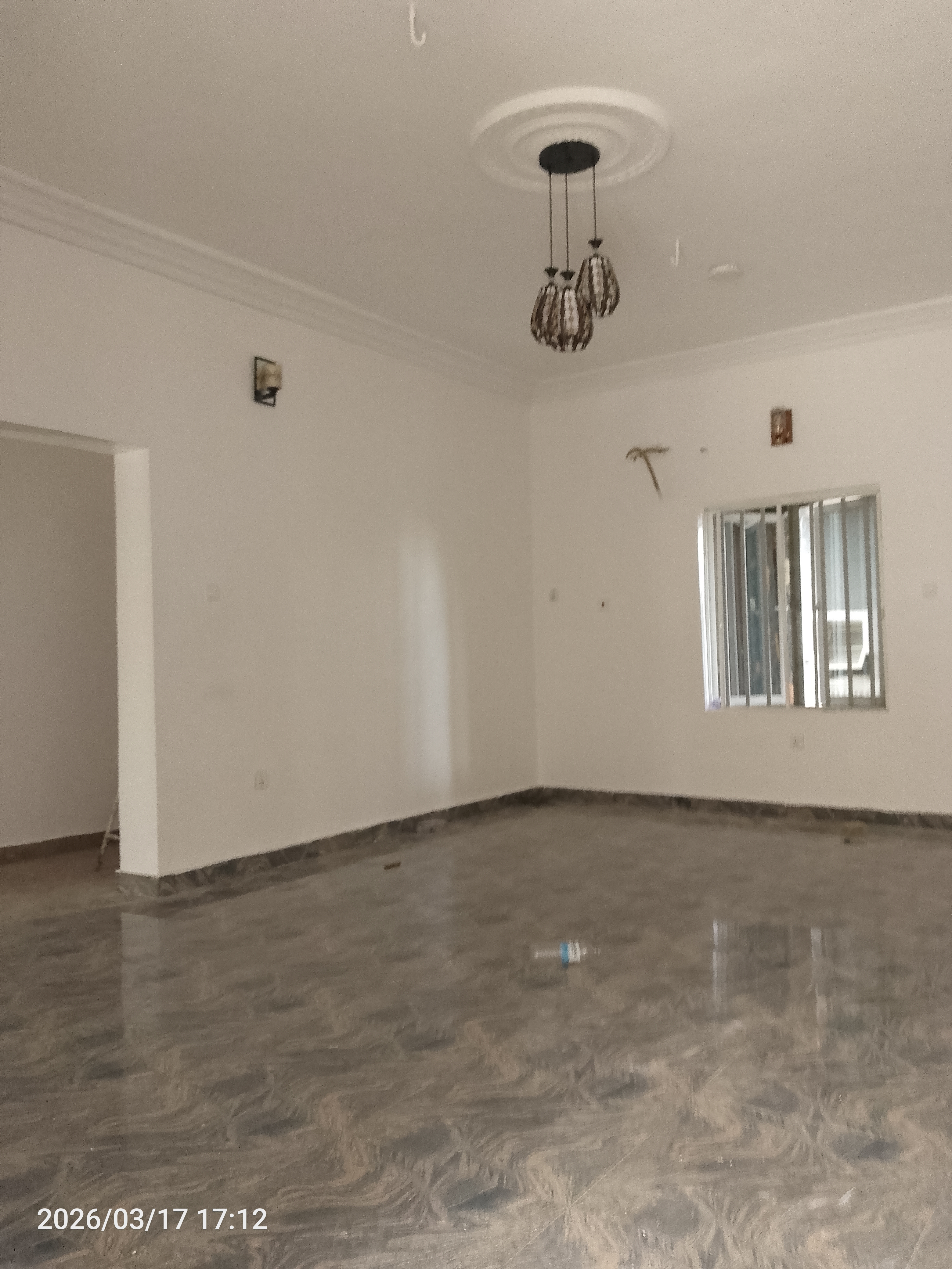 High Status 2bedroom flat - image 11
