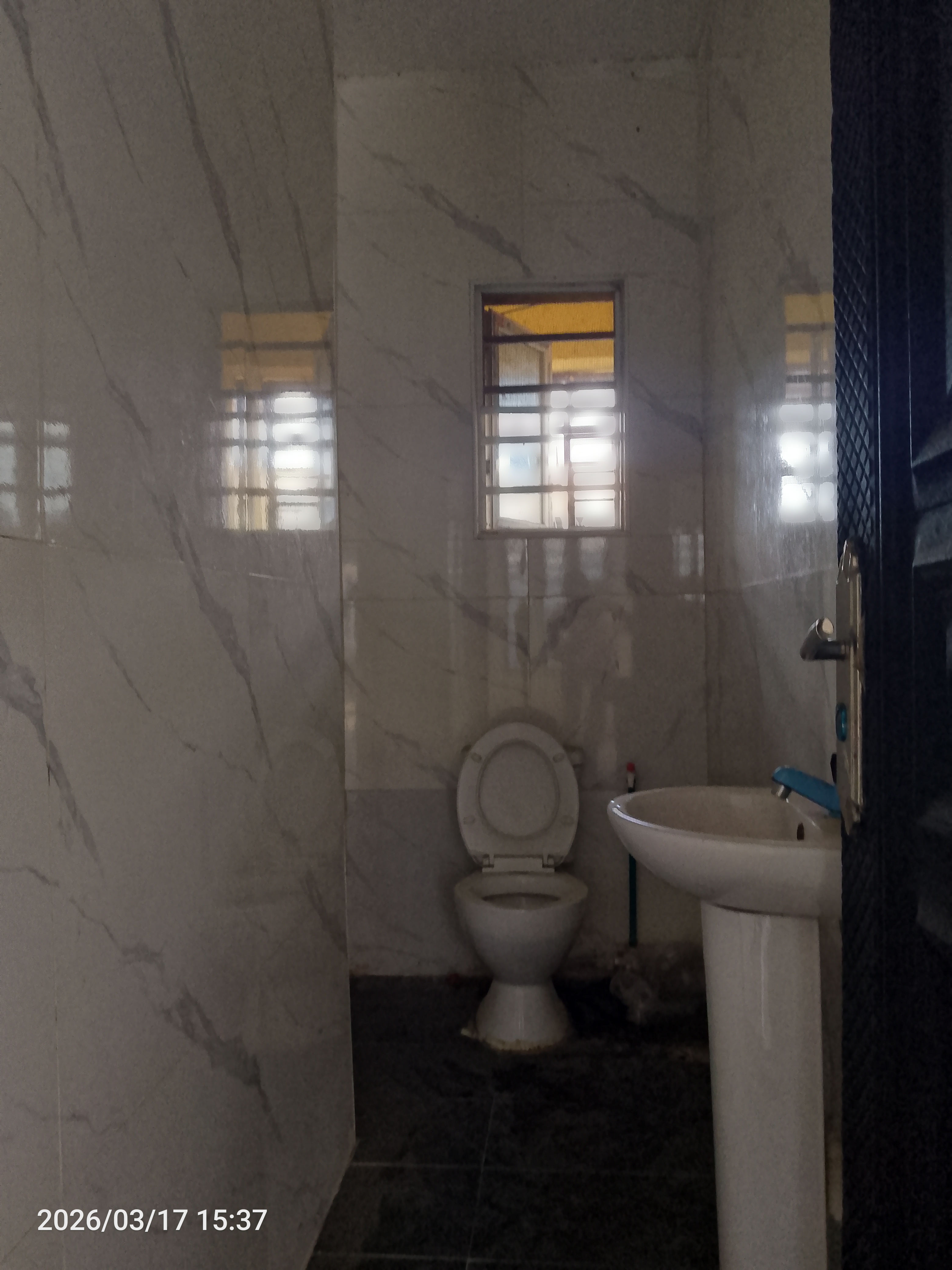 Sharp 2bedroom flat  - image 6