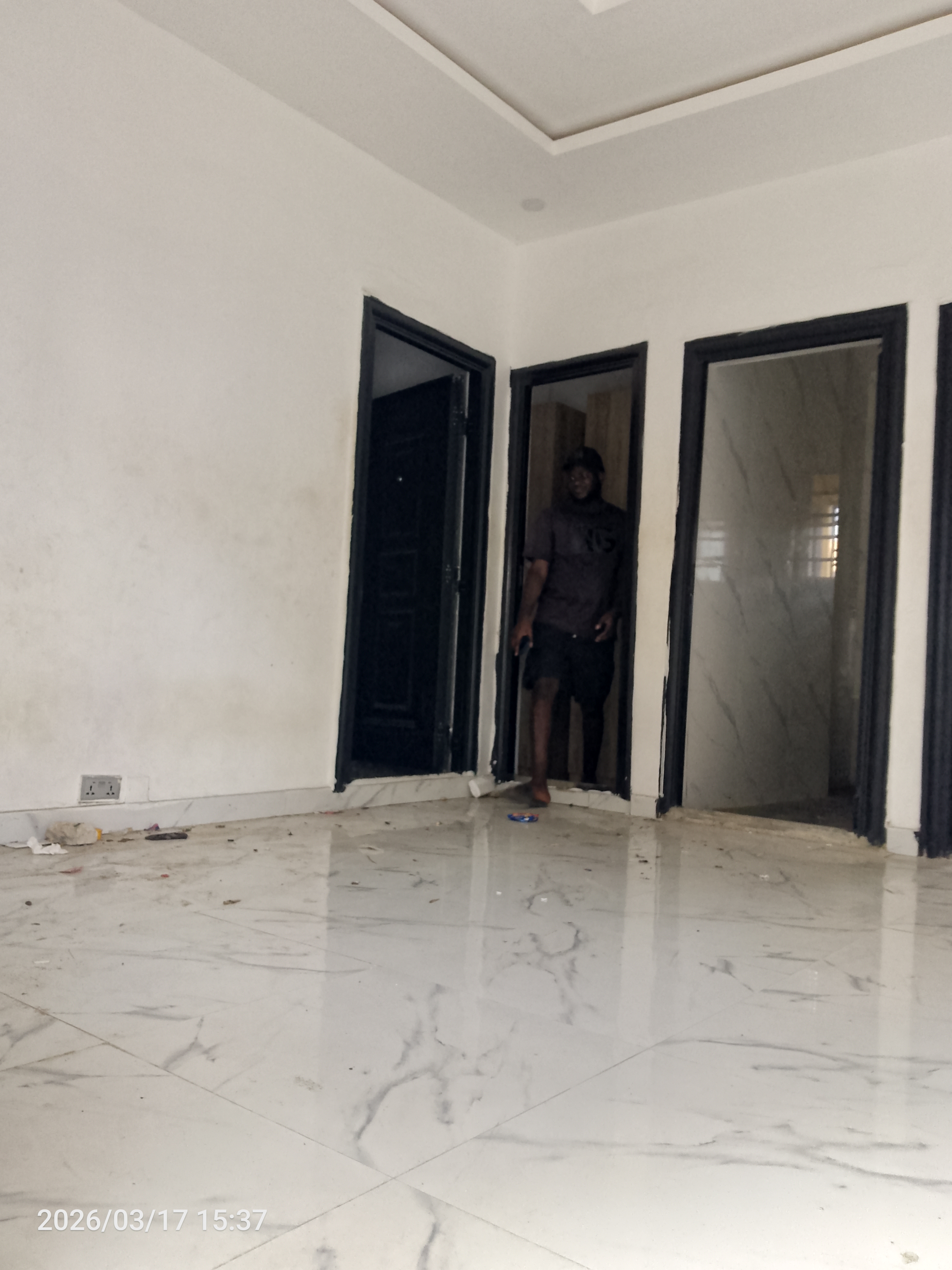 Sharp 2bedroom flat  - image 9
