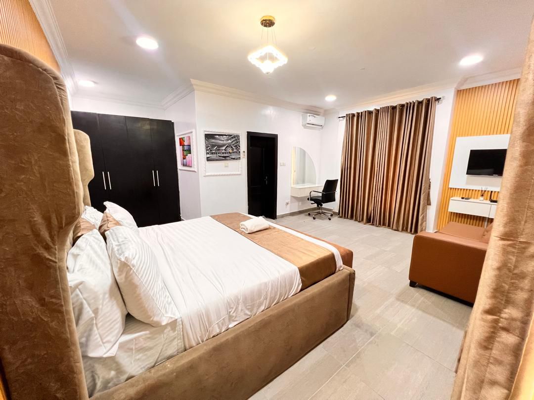 Fully Furnished and Serviced 3 bedroom with Inverter - image 3
