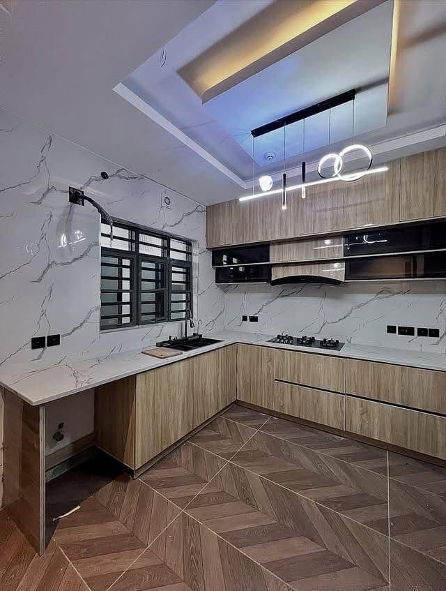 Luxury 4 Bedroom Duplex - image 8