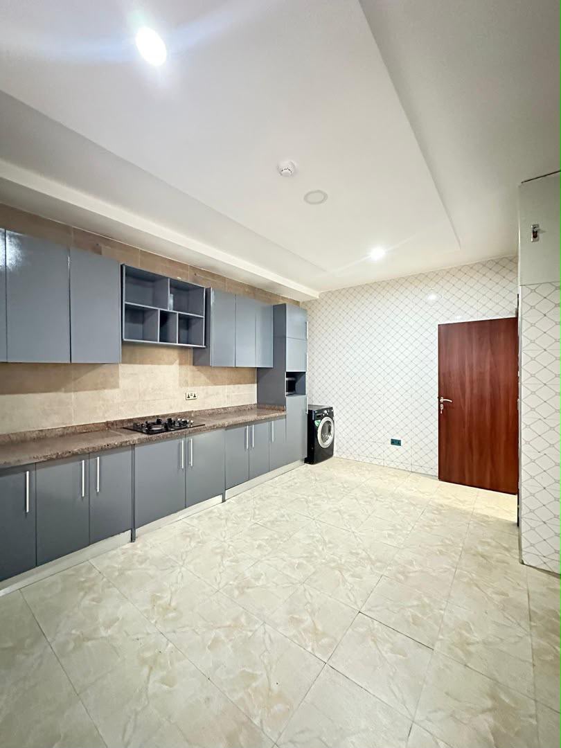 High Status 4bedroom Apartment