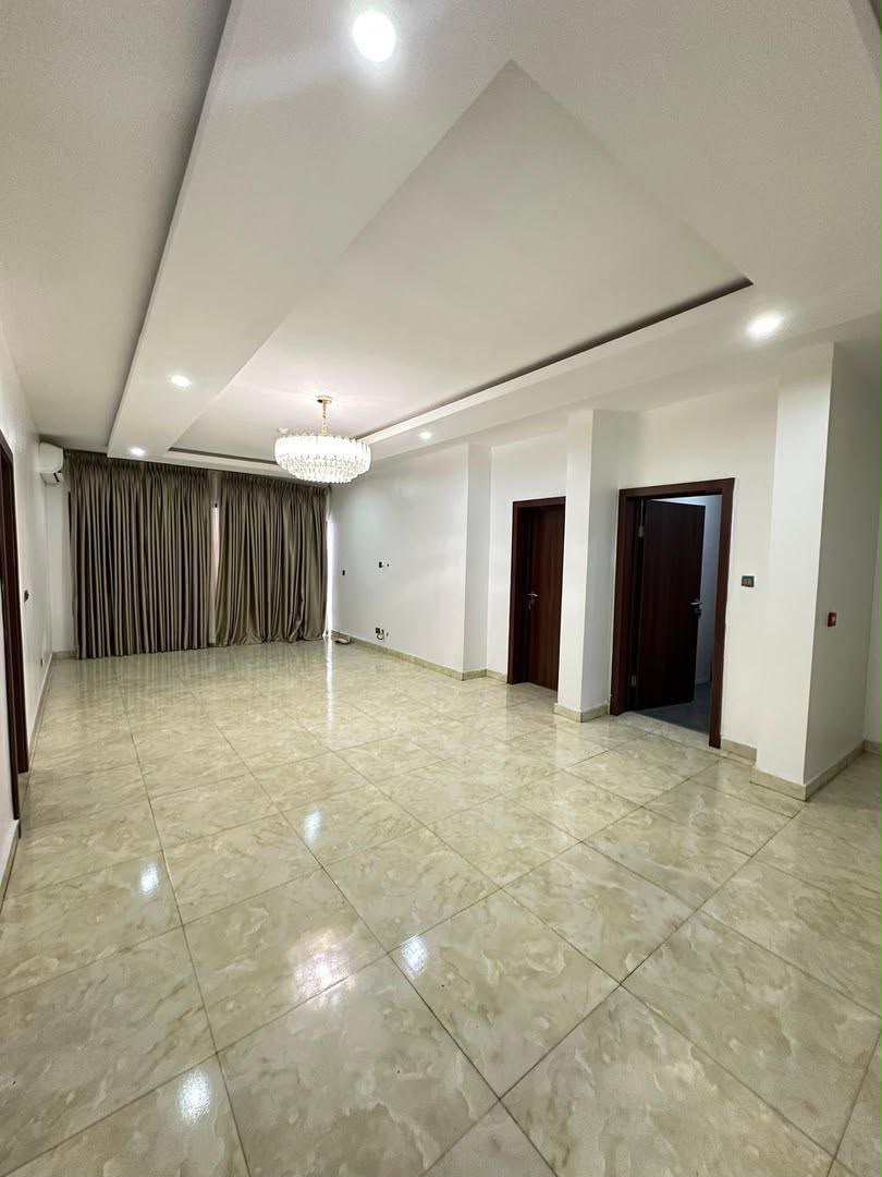 High Status 4bedroom Apartment