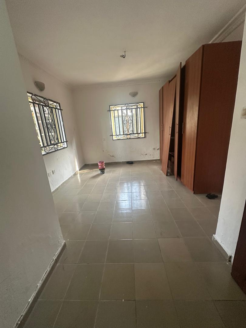 Sharp Spacious Shared Apartment 