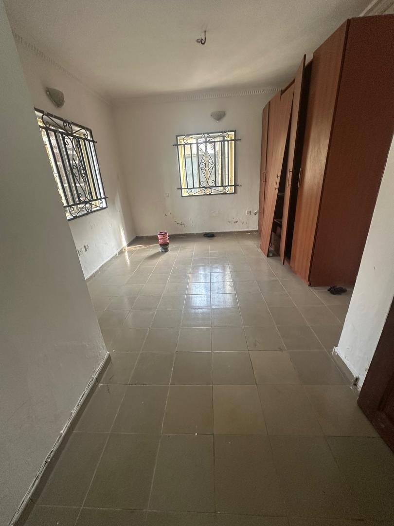 Sharp Spacious Shared Apartment 
