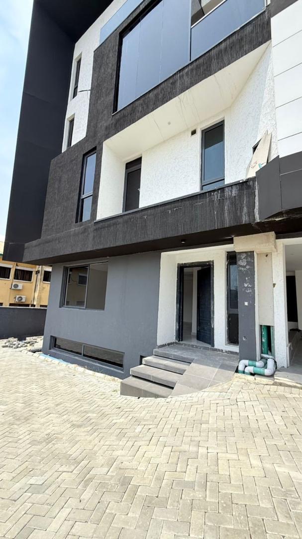 A well finished 4 bedroom terrace house  - image 1