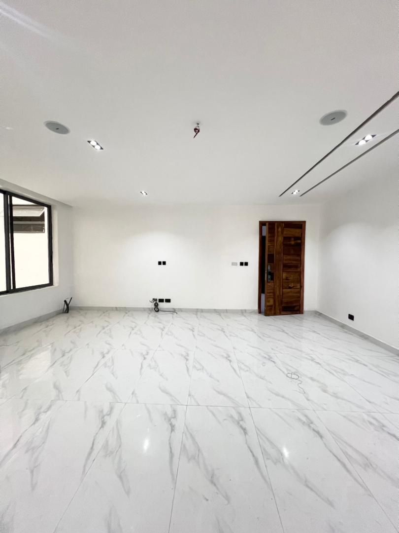 WELL-FINISHED 2 BEDROOM APARTMENT FOR SALE - image 3