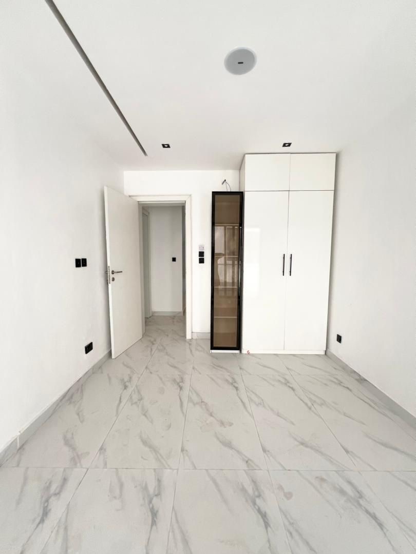WELL-FINISHED 2 BEDROOM APARTMENT FOR SALE - image 9