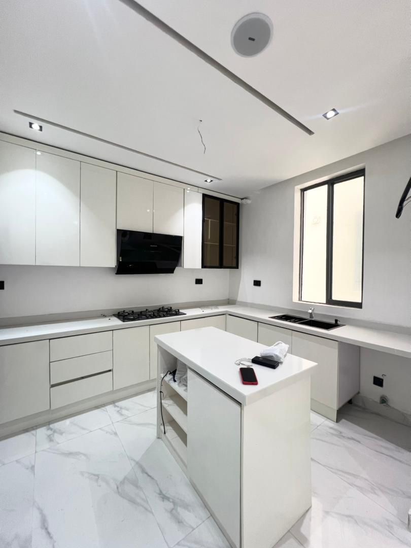 WELL-FINISHED 2 BEDROOM APARTMENT FOR SALE - image 12