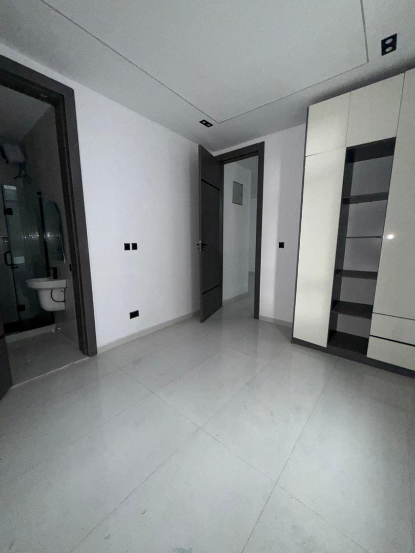 LUXURY 5 BEDROOM FULLY DETACHED DUPLEX FOR SALE - image 2