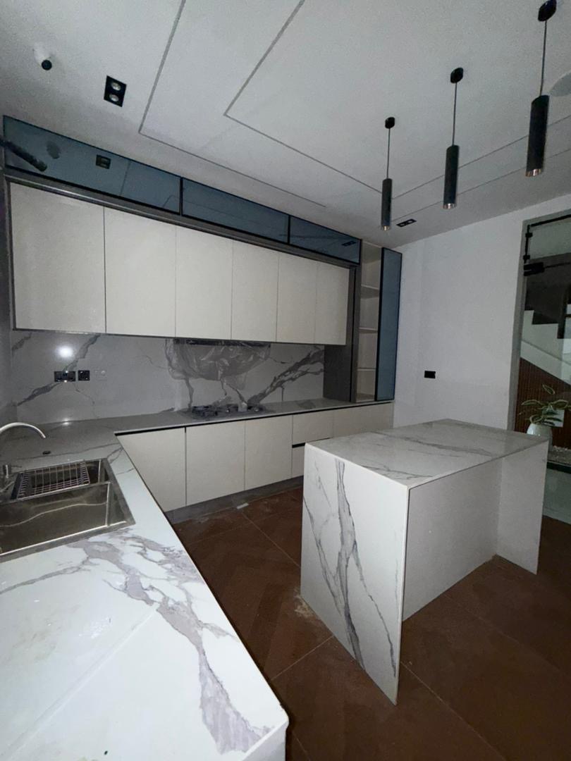 LUXURY 5 BEDROOM FULLY DETACHED DUPLEX FOR SALE - image 6