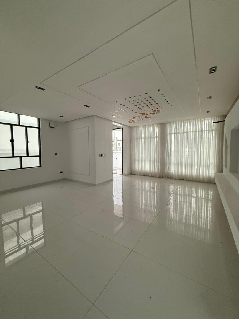 LUXURY 5 BEDROOM FULLY DETACHED DUPLEX FOR SALE - image 4