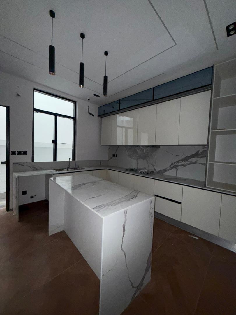 LUXURY 5 BEDROOM FULLY DETACHED DUPLEX FOR SALE - image 10