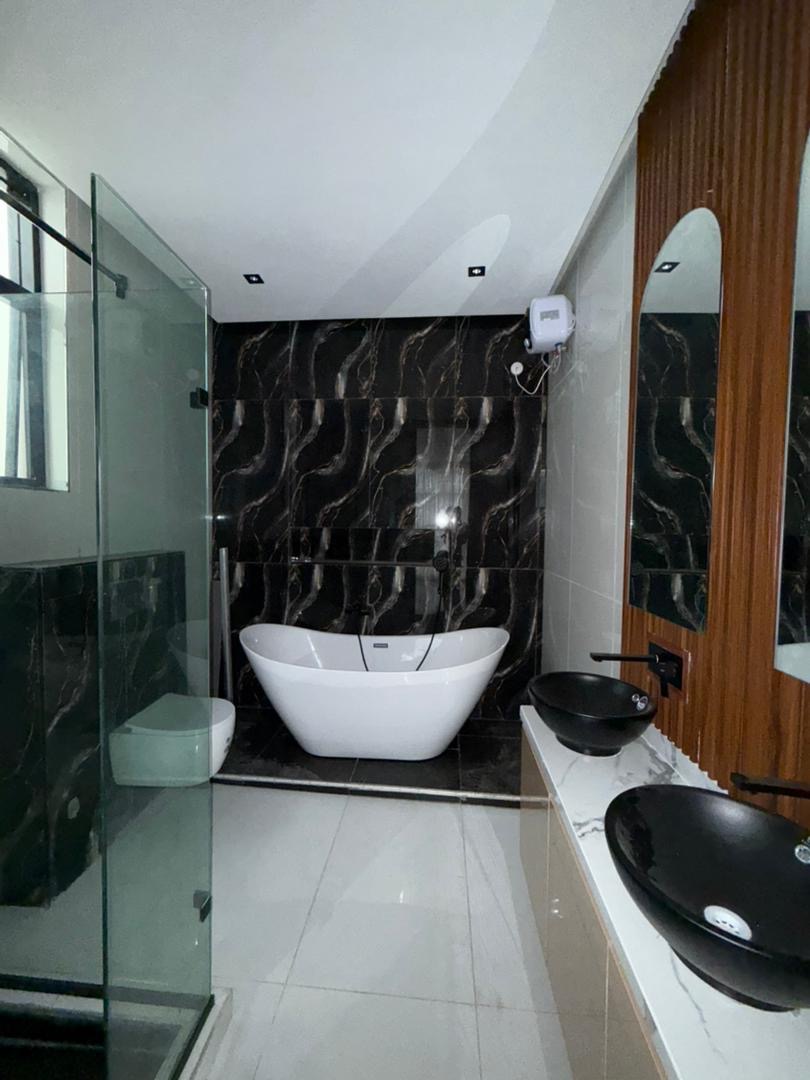 LUXURY 5 BEDROOM FULLY DETACHED DUPLEX FOR SALE - image 13
