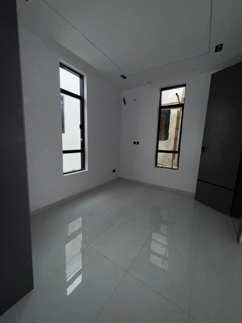 LUXURY 5 BEDROOM FULLY DETACHED DUPLEX FOR SALE - image 19