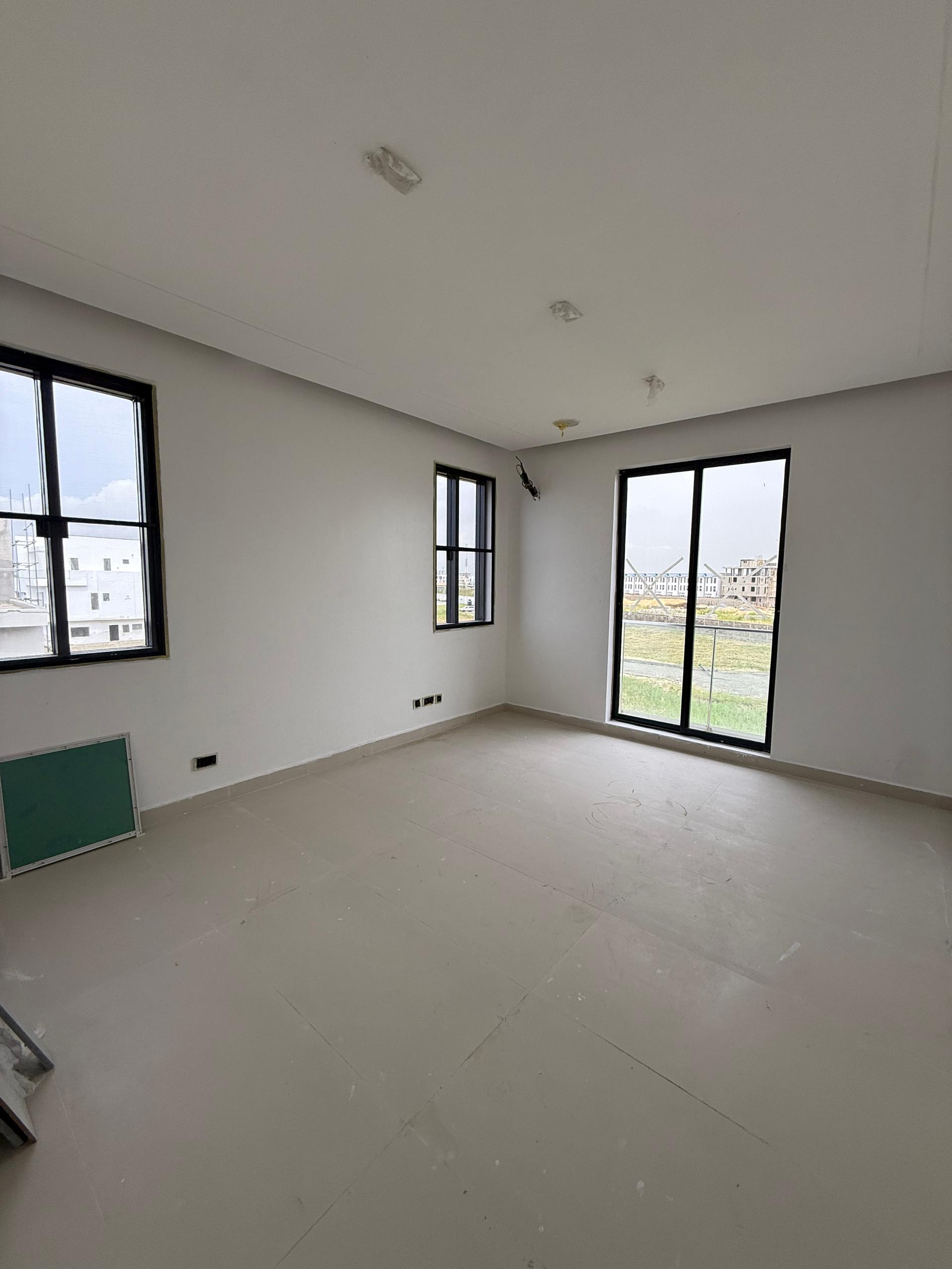 LUXURY 5 BEDROOM SEMI-DETACHED DUPLEX FOR SALE - image 2