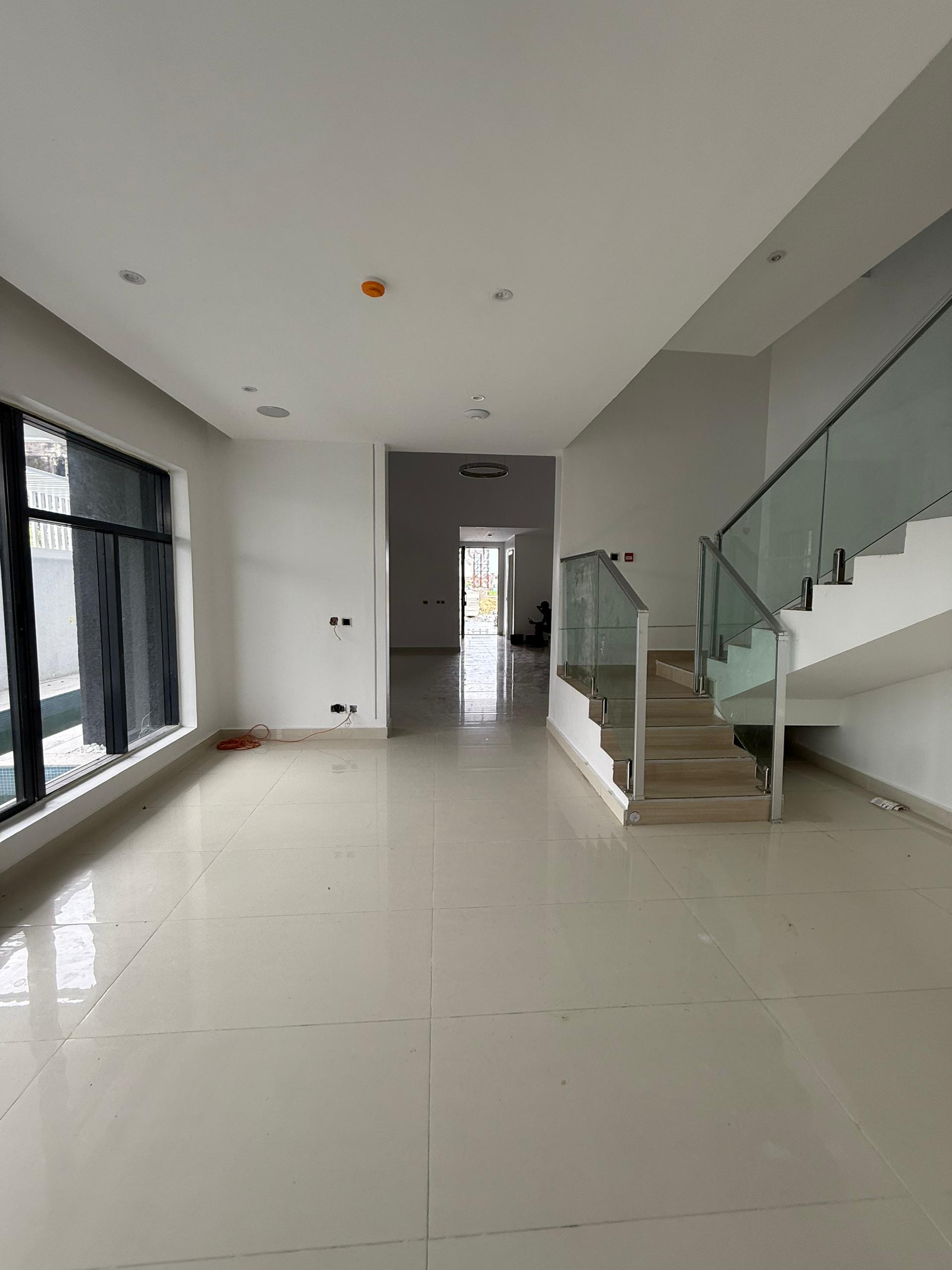 LUXURY 5 BEDROOM SEMI-DETACHED DUPLEX FOR SALE - image 3