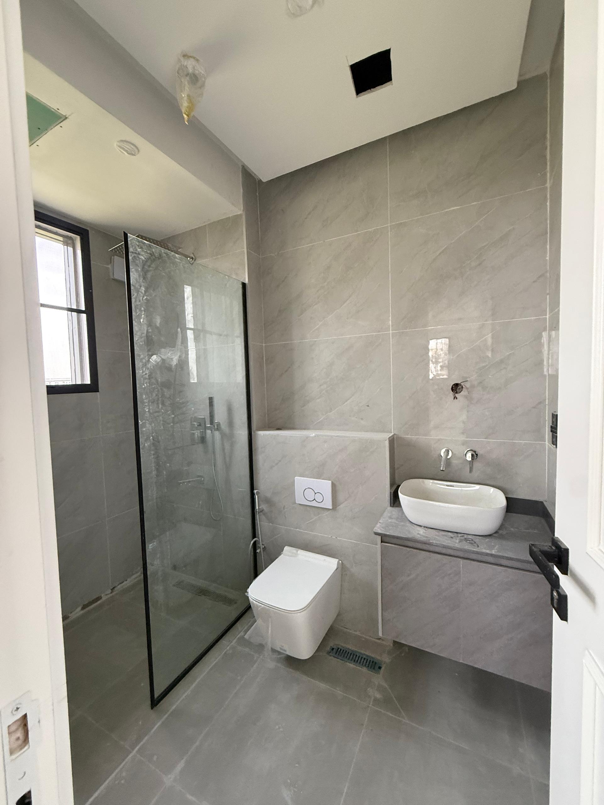 LUXURY 5 BEDROOM SEMI-DETACHED DUPLEX FOR SALE - image 6