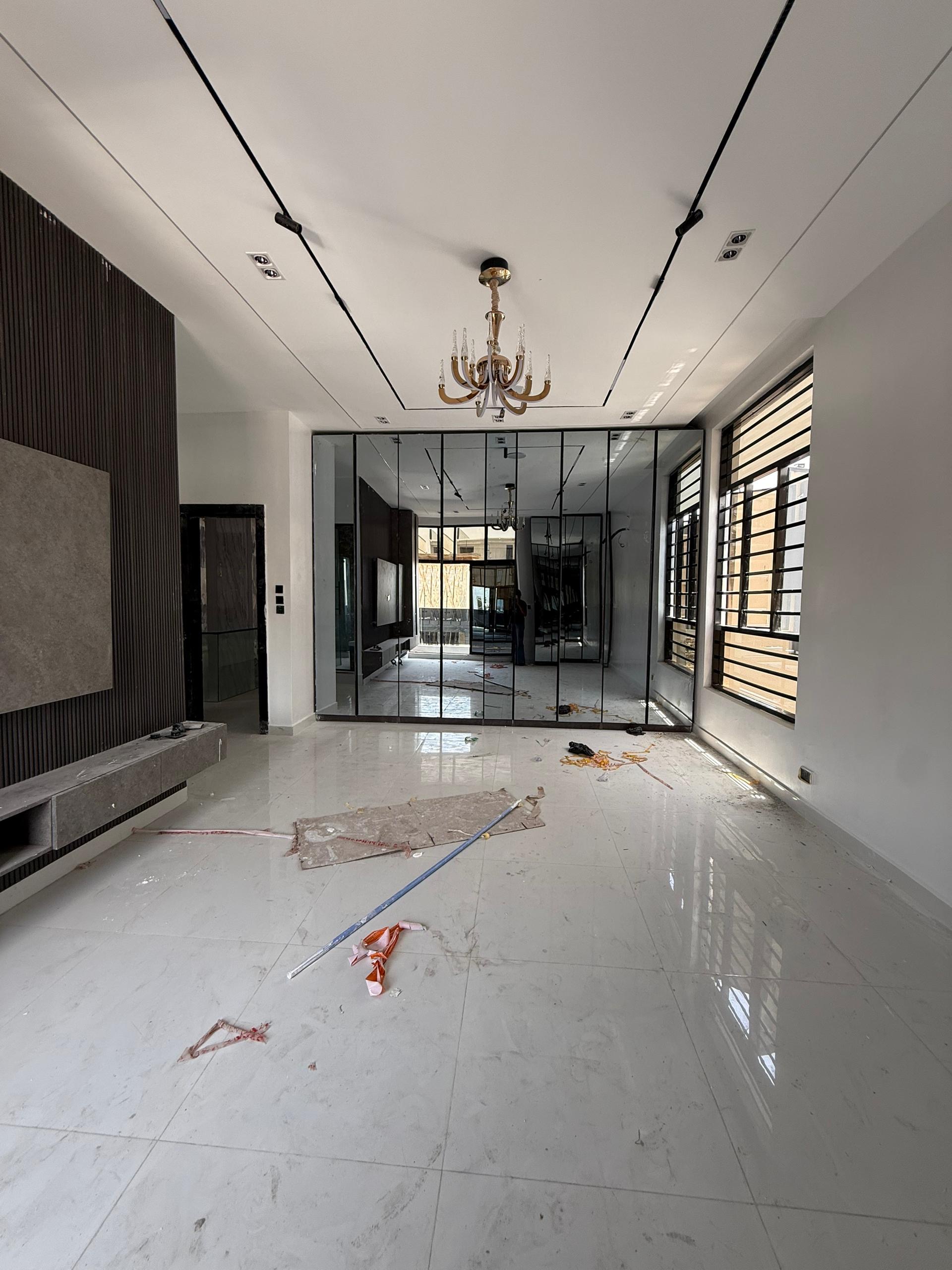 SPACIOUS 5 BEDROOM FULLY DETACHED DUPLEX WITH POOL FOR SALE - image 4