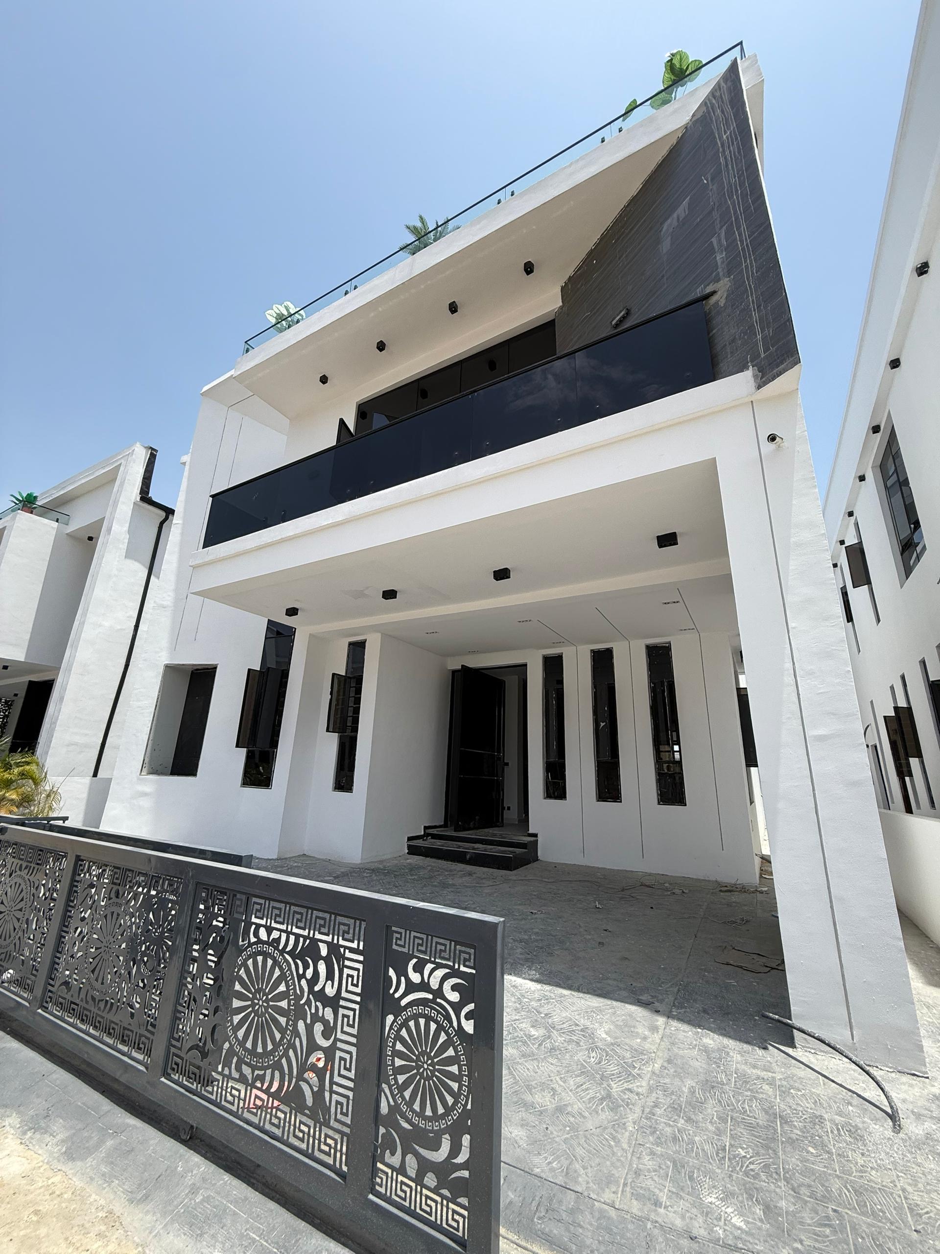 SPACIOUS 5 BEDROOM FULLY DETACHED DUPLEX WITH POOL FOR SALE - image 22