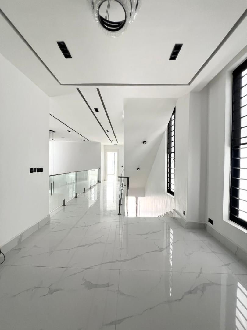 Some houses shout luxury. This one just quietly shows you - image 3