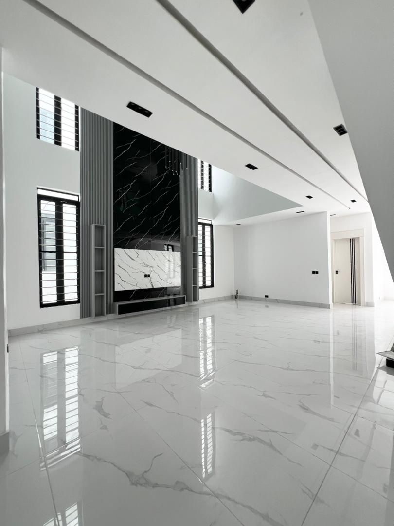 Some houses shout luxury. This one just quietly shows you - image 9