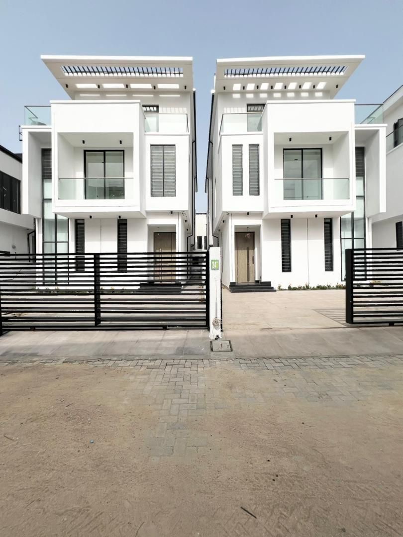 Some houses shout luxury. This one just quietly shows you - image 21