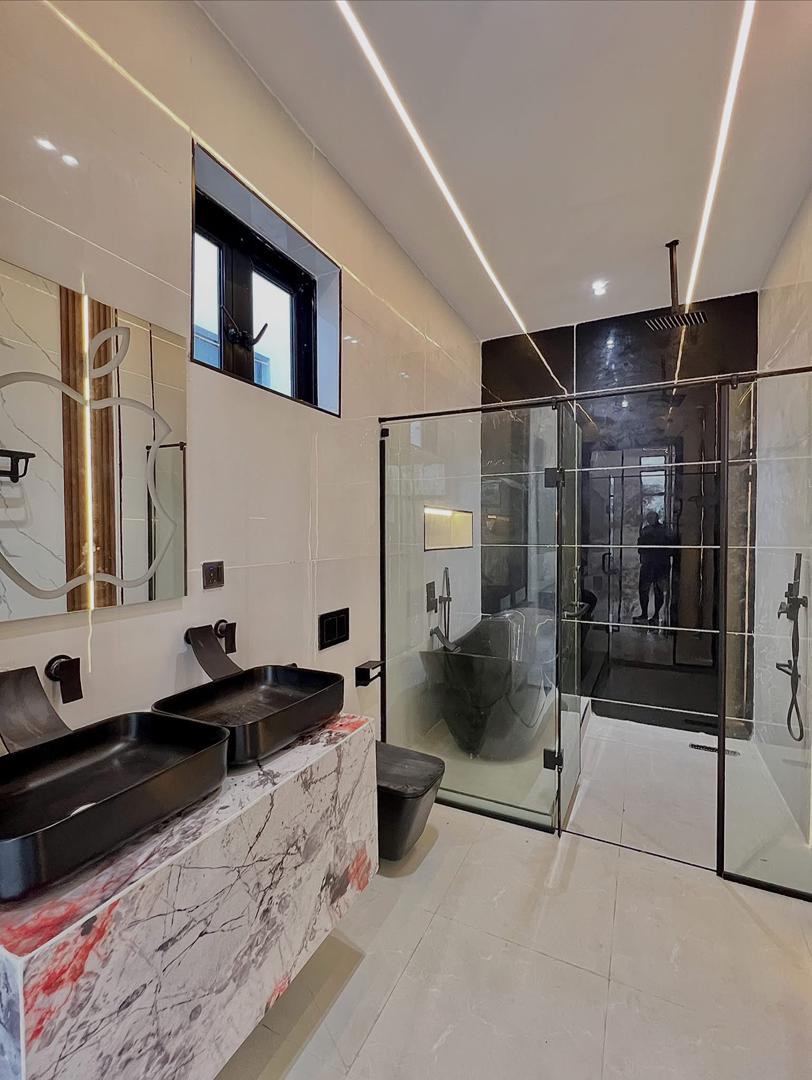 ₦370M  4 BEDROOM FULLY DETACHED HOME WITH SWIMMING POOL FOR SALE ‼️ - image 16