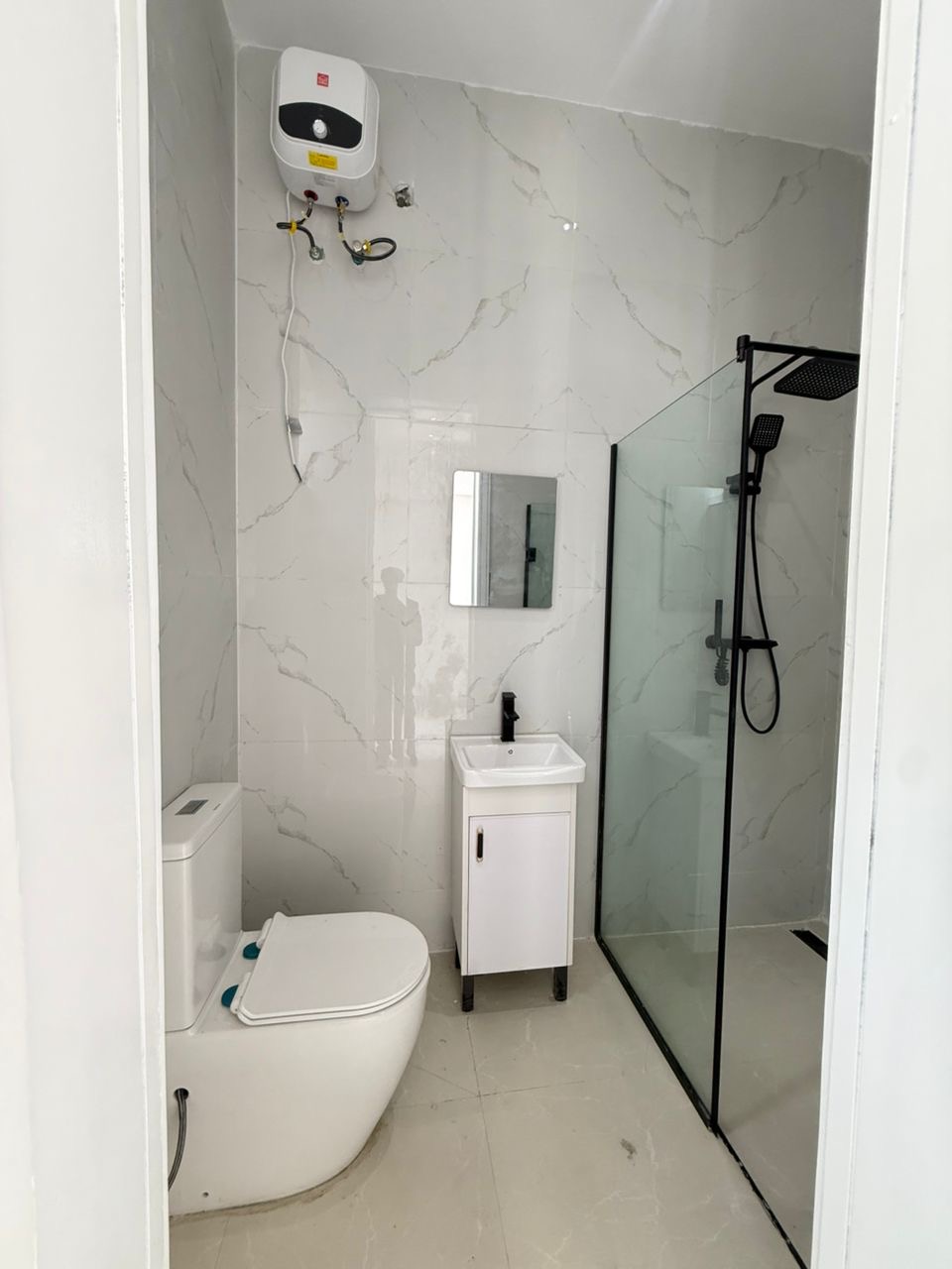 4 BEDROOM FULLY DETACHED HOME WITH SWIMMING POOL FOR SALE ‼️ - image 11