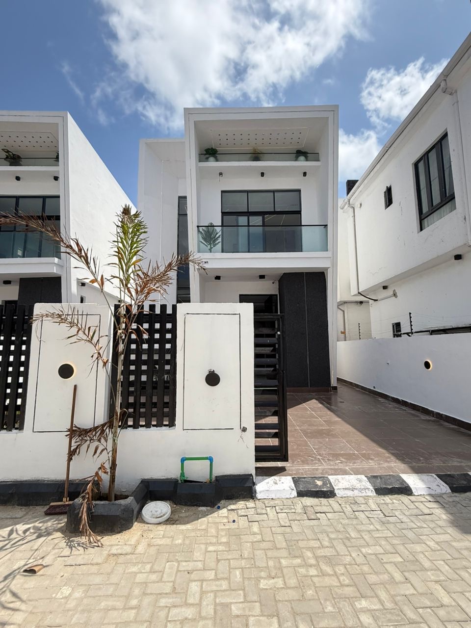 4 BEDROOM FULLY DETACHED HOME WITH SWIMMING POOL FOR SALE ‼️ - image 15