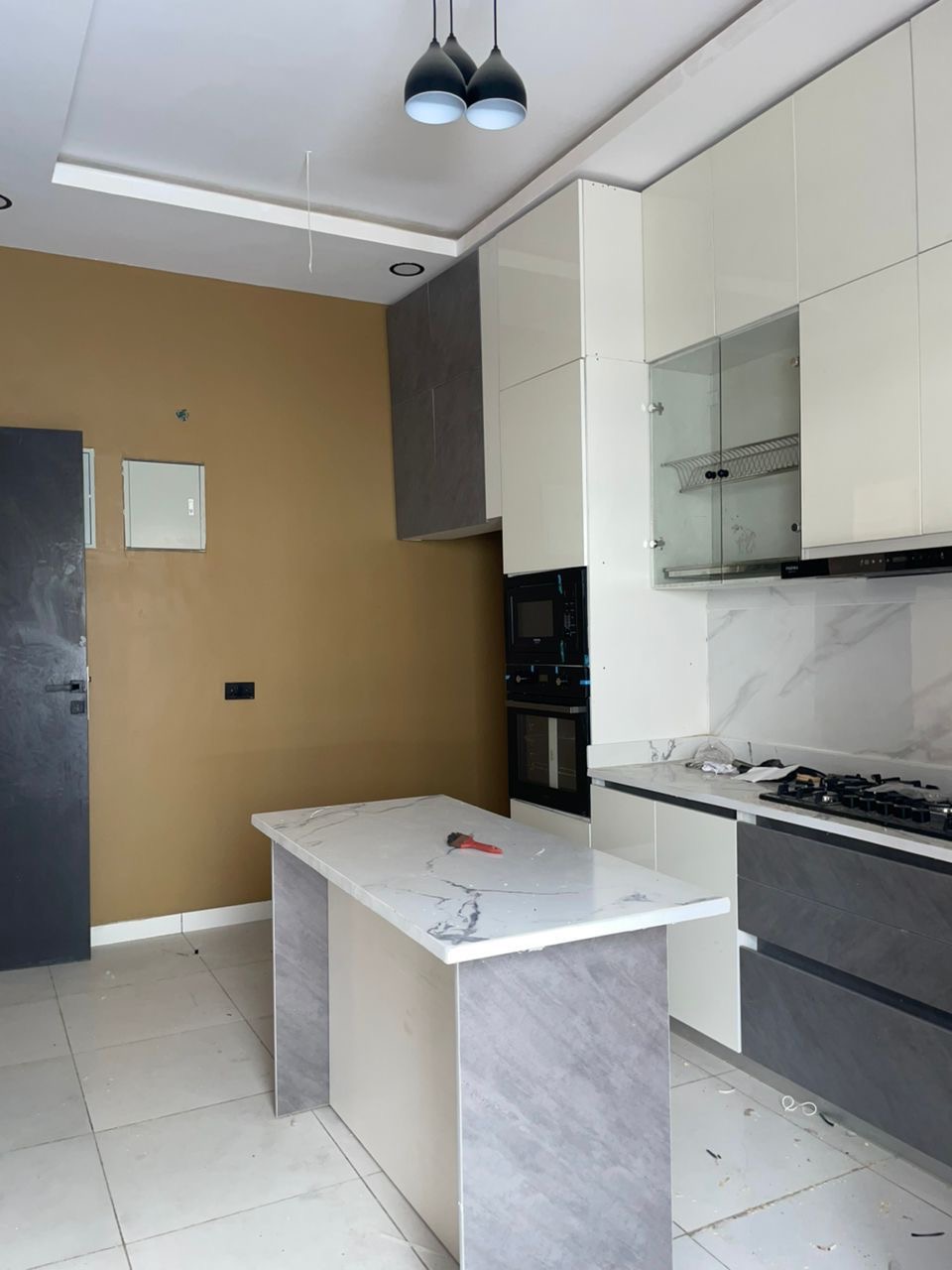 Rent comfort. Live luxury. - image 5