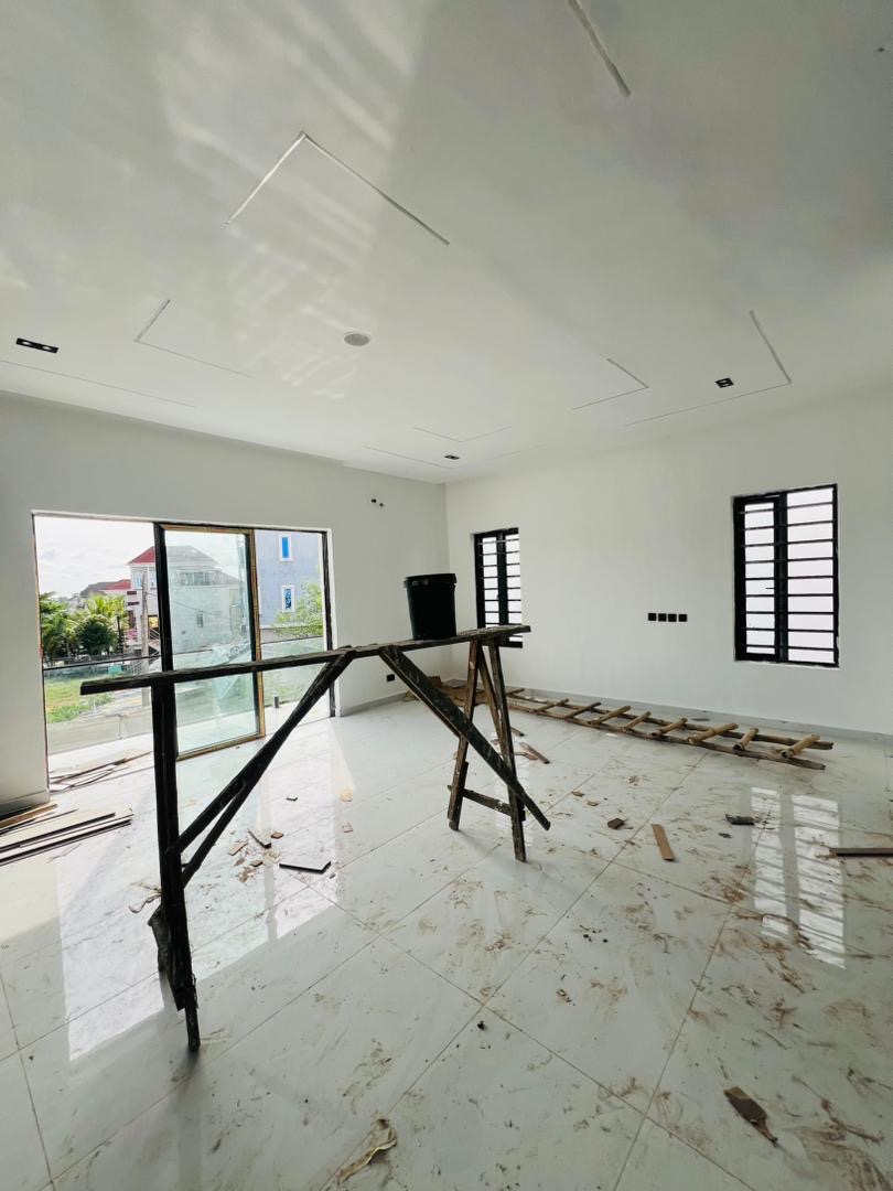 Elegant 4-Bedroom Homes Designed for Modern Living For SALE - image 7