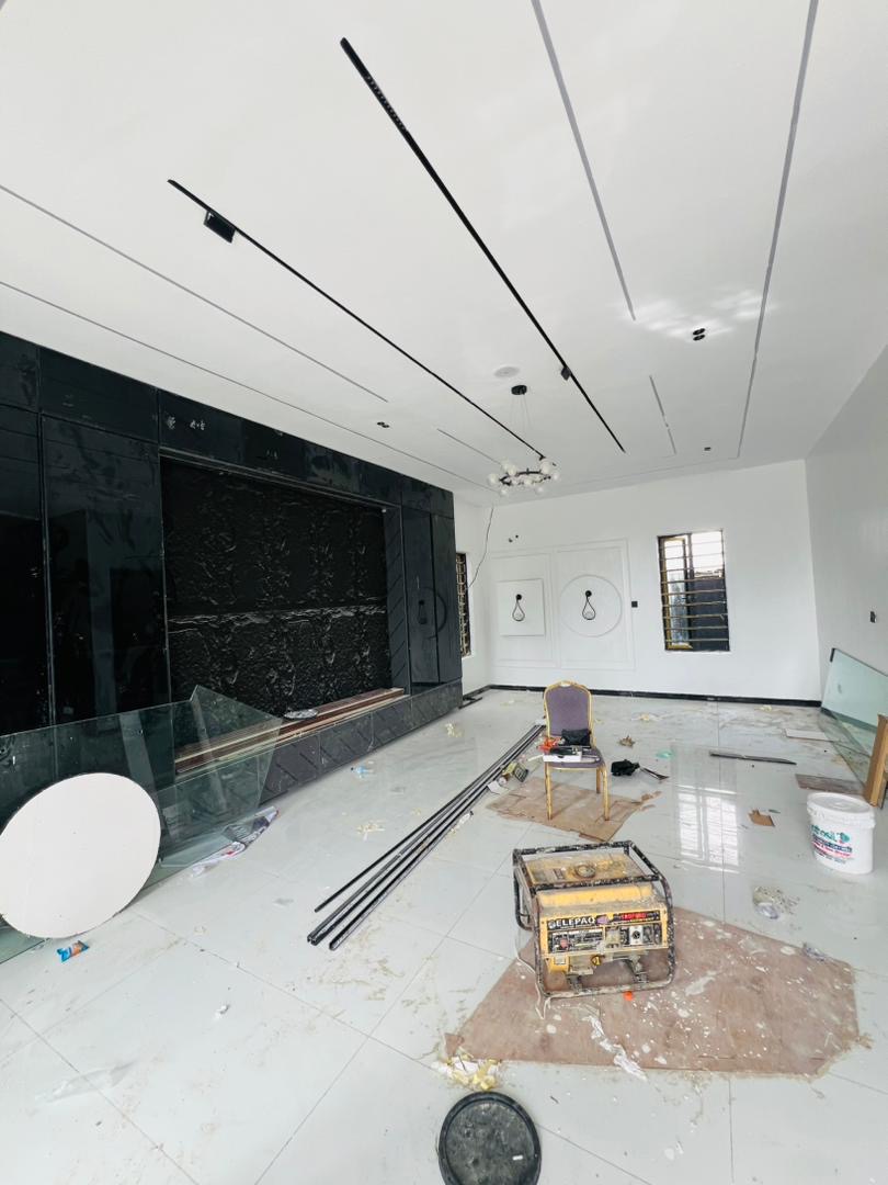 Elegant 4-Bedroom Homes Designed for Modern Living For SALE - image 12