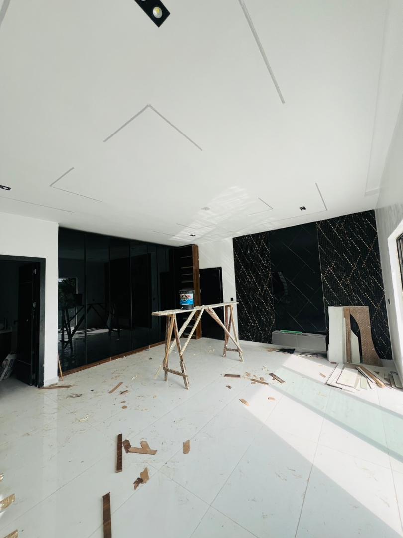 Elegant 4-Bedroom Homes Designed for Modern Living For SALE - image 5
