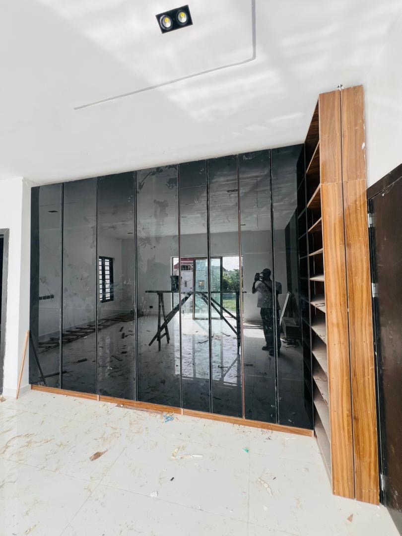 Elegant 4-Bedroom Homes Designed for Modern Living For SALE - image 8