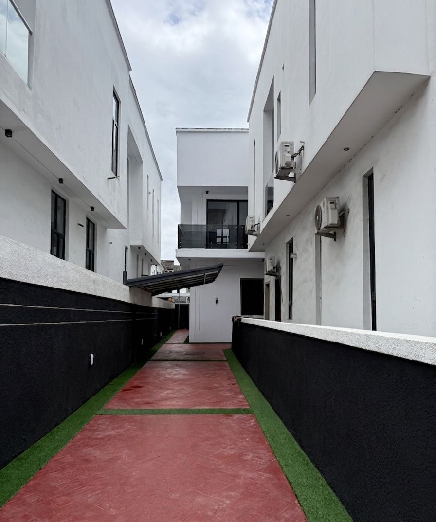 LUXURY 4 BEDROOM SEMI-DETACHED DUPLEX WITH BQ FOR SALE