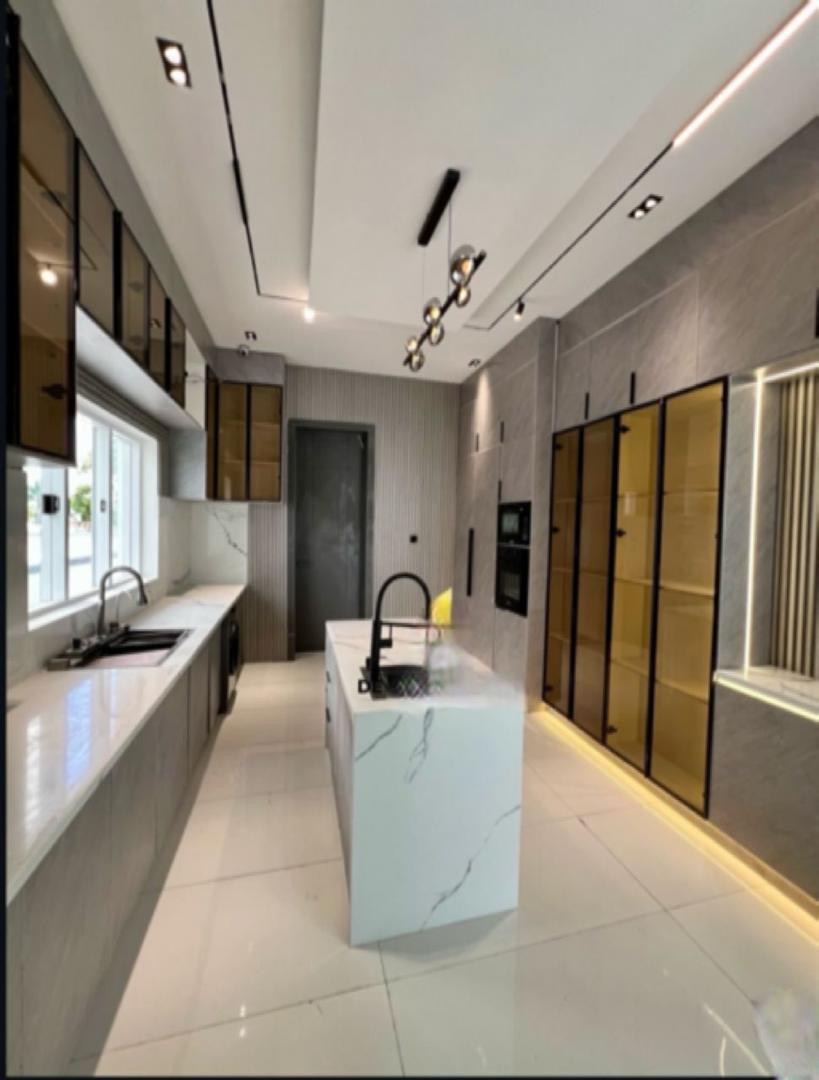 LUXURY 5 BEDROOM DETACHED DUPLEX WITH BQ, POOL, CINEMA & GYM FOR SALE