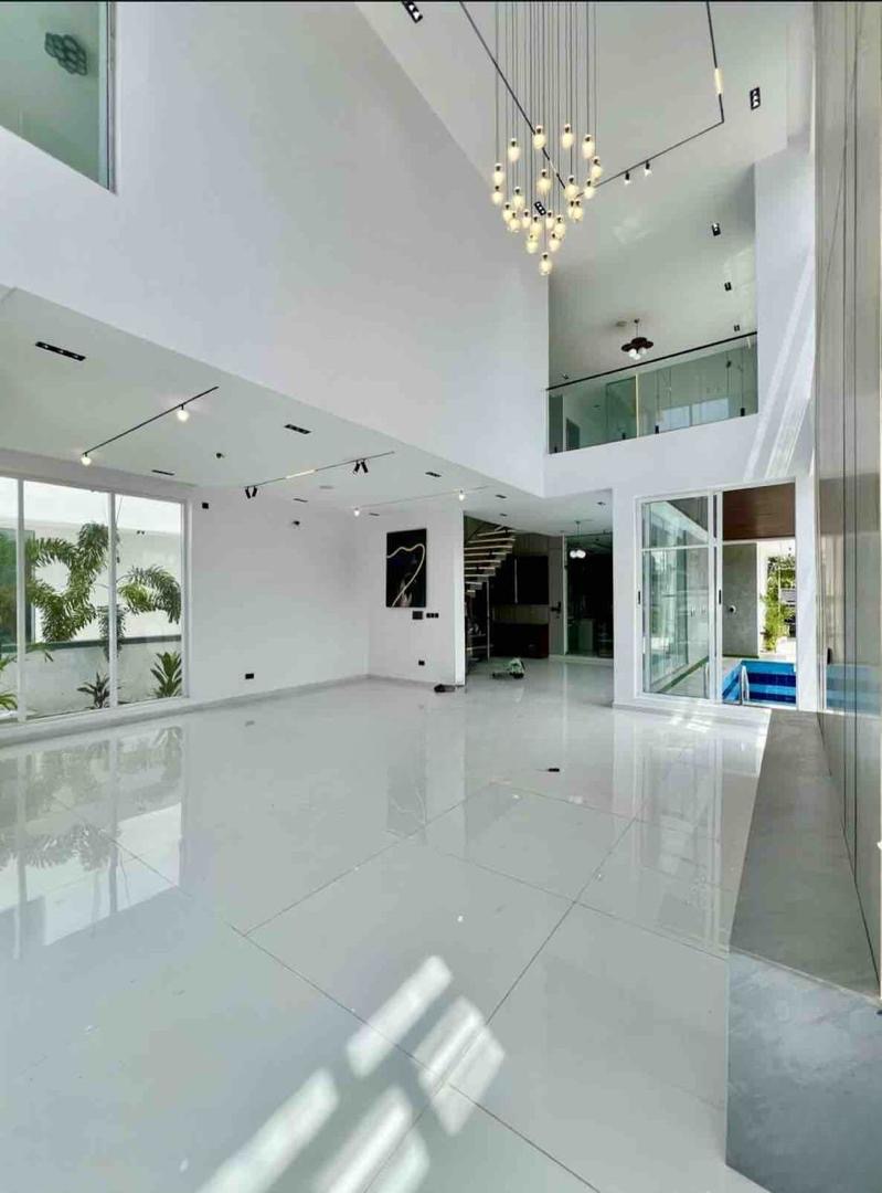 LUXURY 5 BEDROOM DETACHED DUPLEX WITH BQ, POOL, CINEMA & GYM FOR SALE
