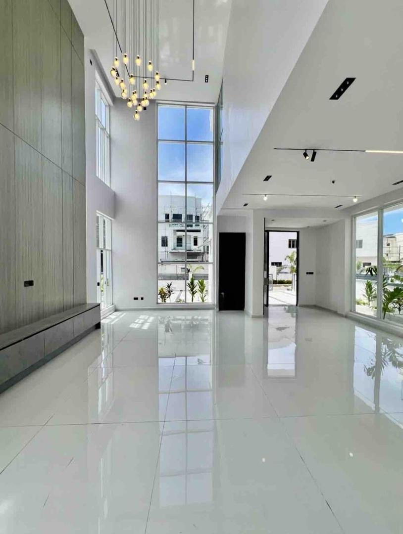 LUXURY 5 BEDROOM DETACHED DUPLEX WITH BQ, POOL, CINEMA & GYM FOR SALE