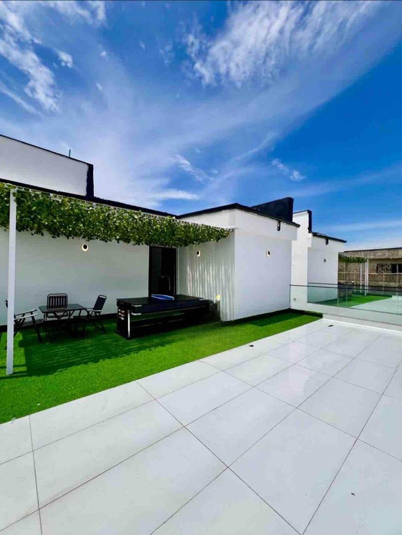LUXURY 5 BEDROOM DETACHED DUPLEX WITH BQ, POOL, CINEMA & GYM FOR SALE