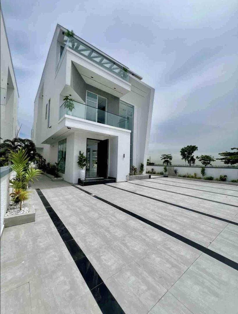 LUXURY 5 BEDROOM DETACHED DUPLEX WITH BQ, POOL, CINEMA & GYM FOR SALE