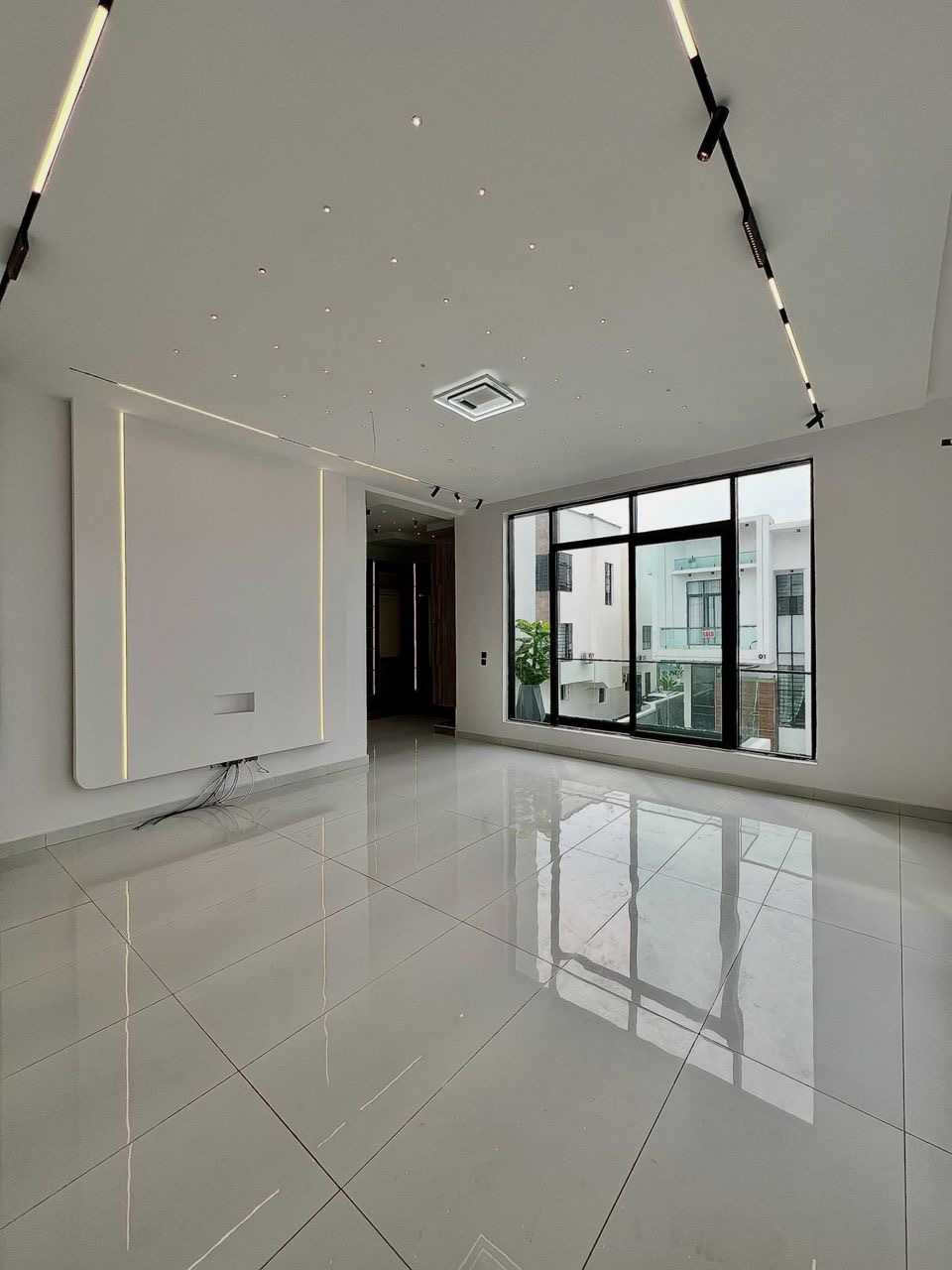 Only 1 Unit Left! -SPACIOUS 5-BEDROOM FULLY DETACHED DUPLEX WITH BQ