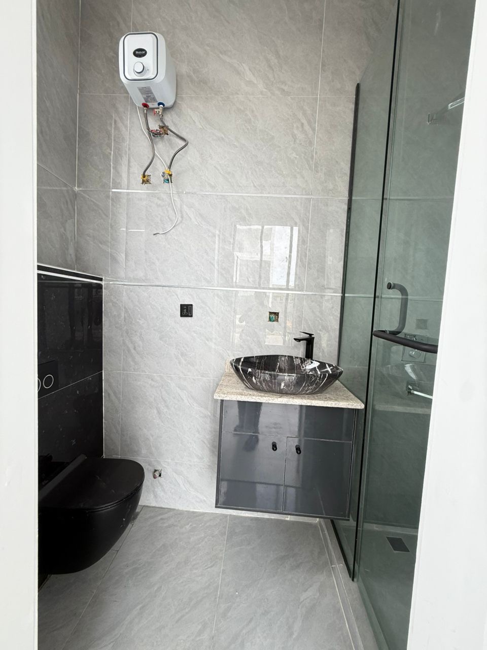 5 BEDROOM SEMI-DETACHED DUPLEX WITH SWIMMING POOL FOR SALE