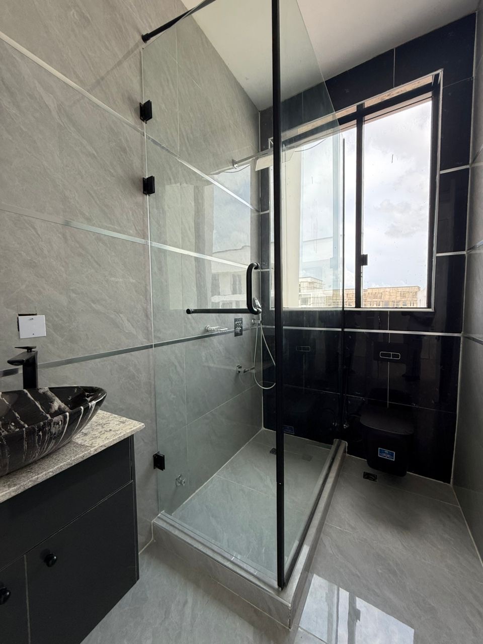 5 BEDROOM SEMI-DETACHED DUPLEX WITH SWIMMING POOL FOR SALE
