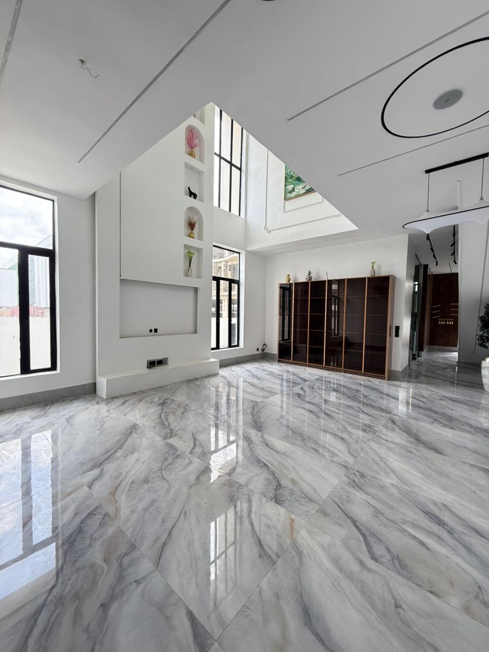 5 BEDROOM SEMI-DETACHED DUPLEX WITH SWIMMING POOL FOR SALE