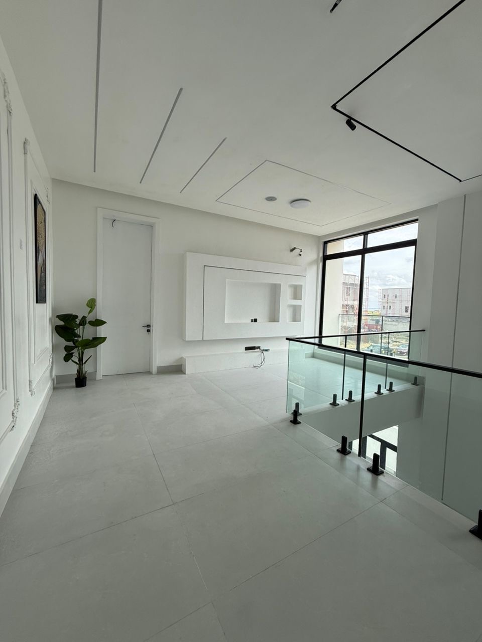 5 BEDROOM SEMI-DETACHED DUPLEX WITH SWIMMING POOL FOR SALE